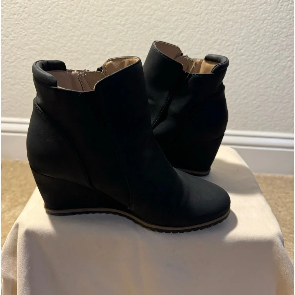 Soul by Naturalizer Women's Size 6W Shoes Black Wedge Bootie Side Zip - Picture 2 of 12